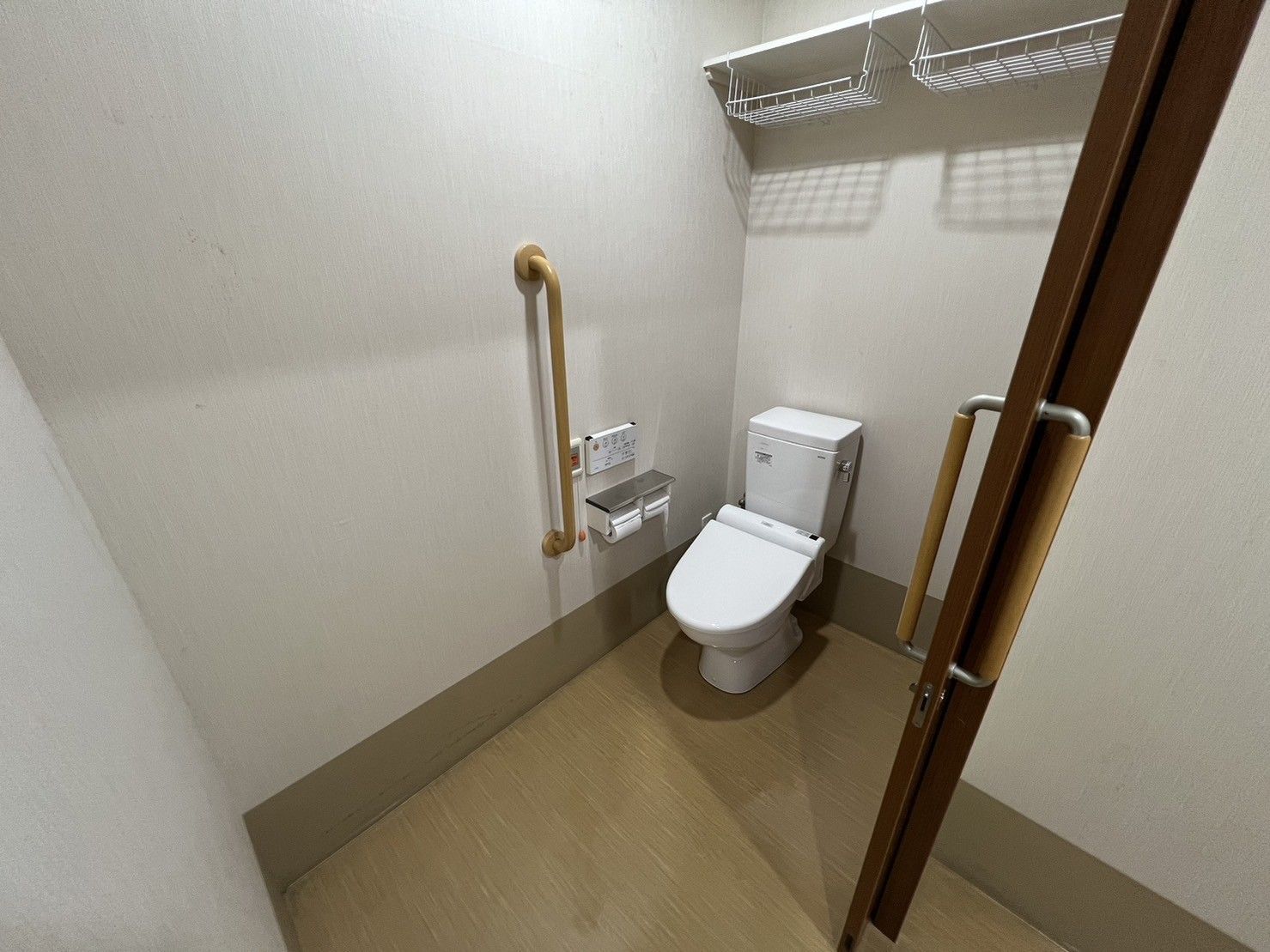 手すり付きトイレ空間