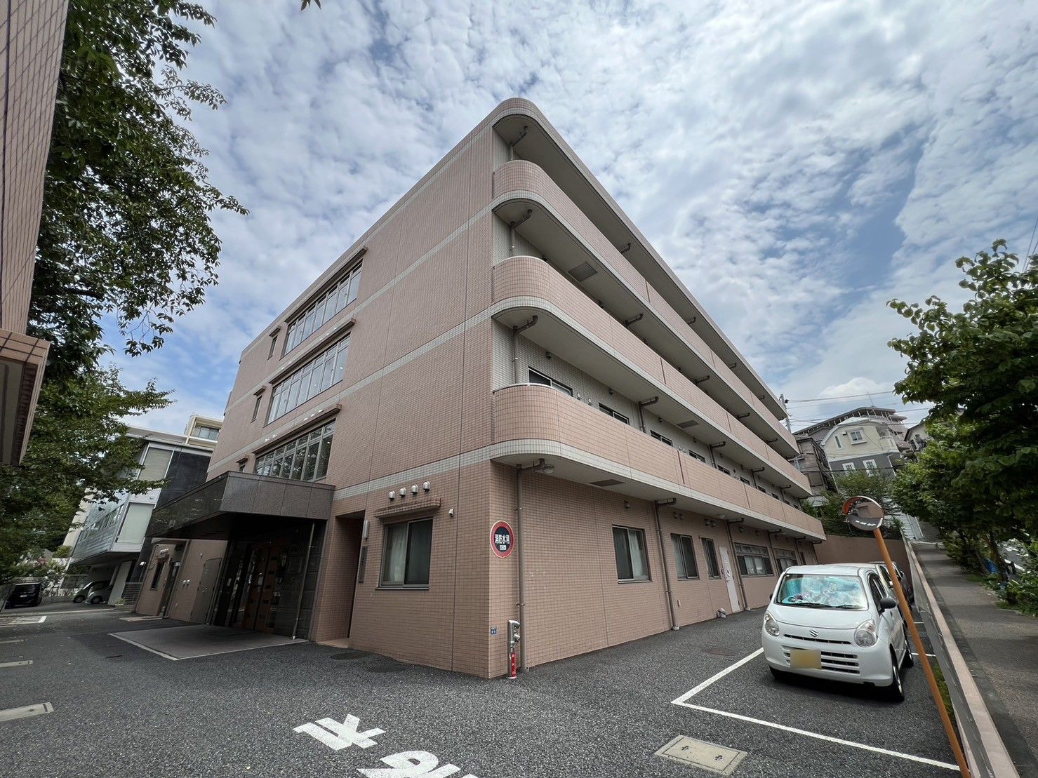 清潔感のある施設入口