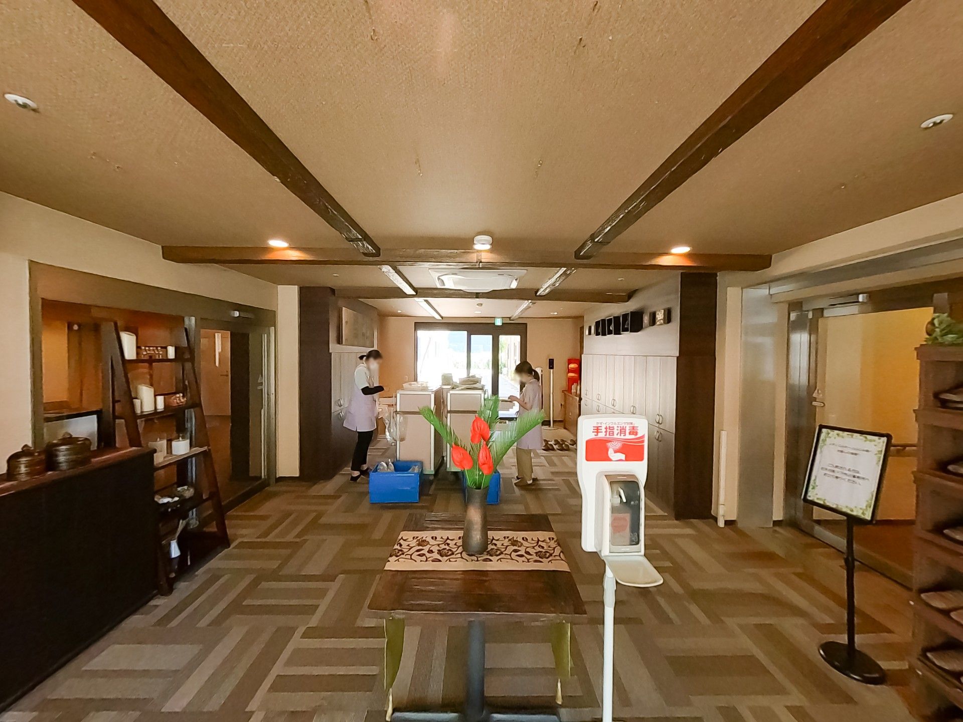 落ち着いたエントランス