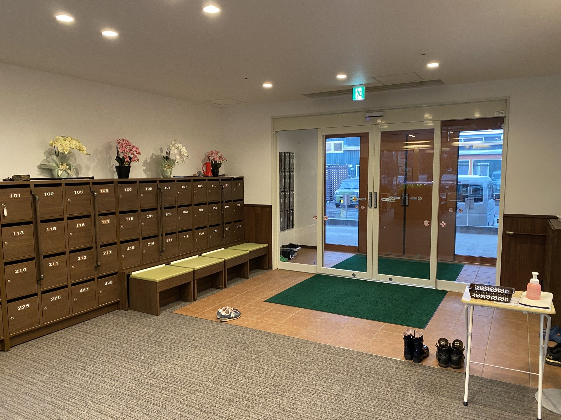 明るい玄関ホール