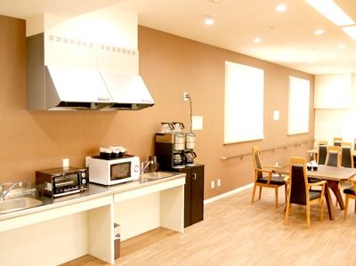 食堂の一角にある喫茶コーナー。電子レンジやオーブントースターなどもある。