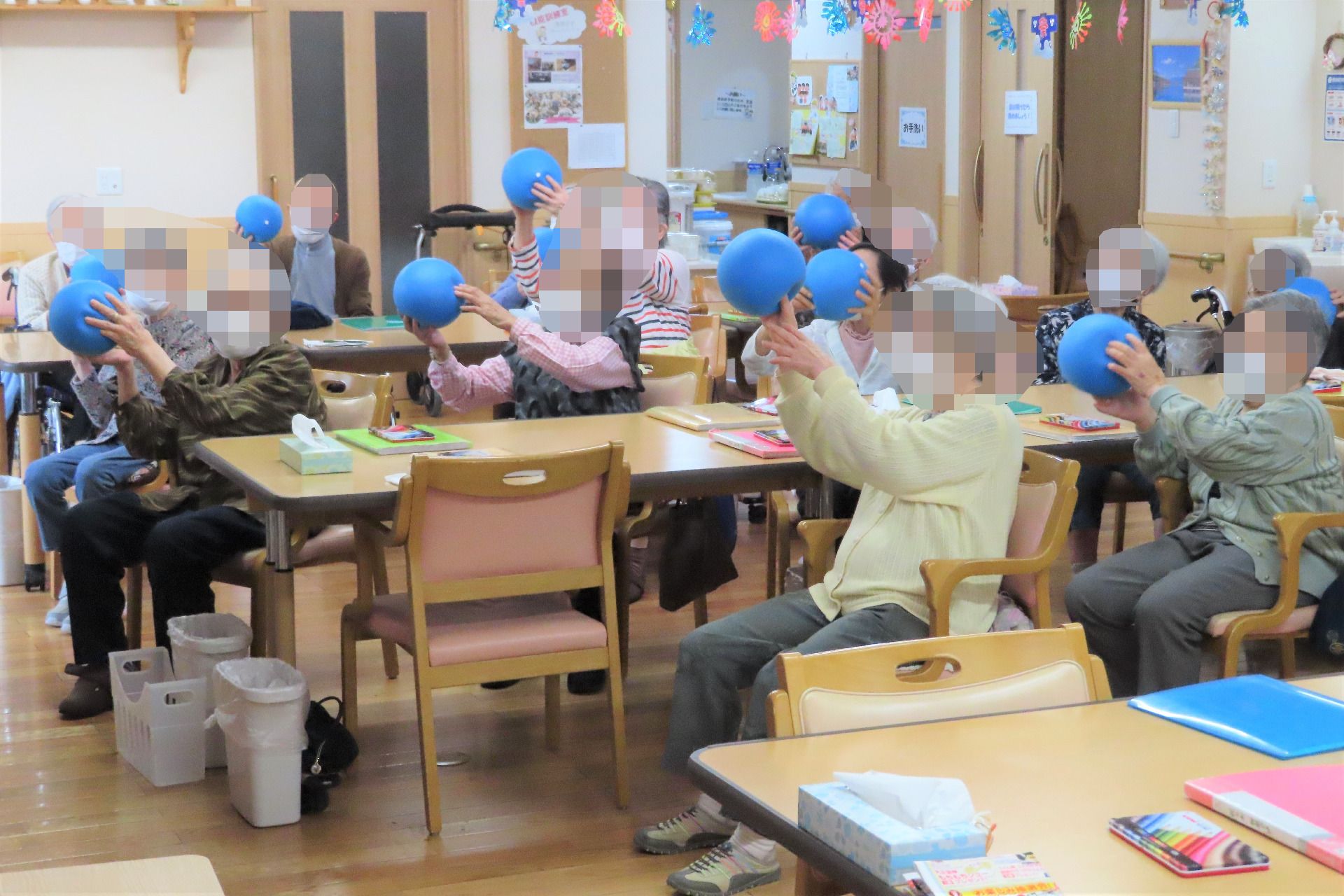 レクリエーションを楽しむ居室