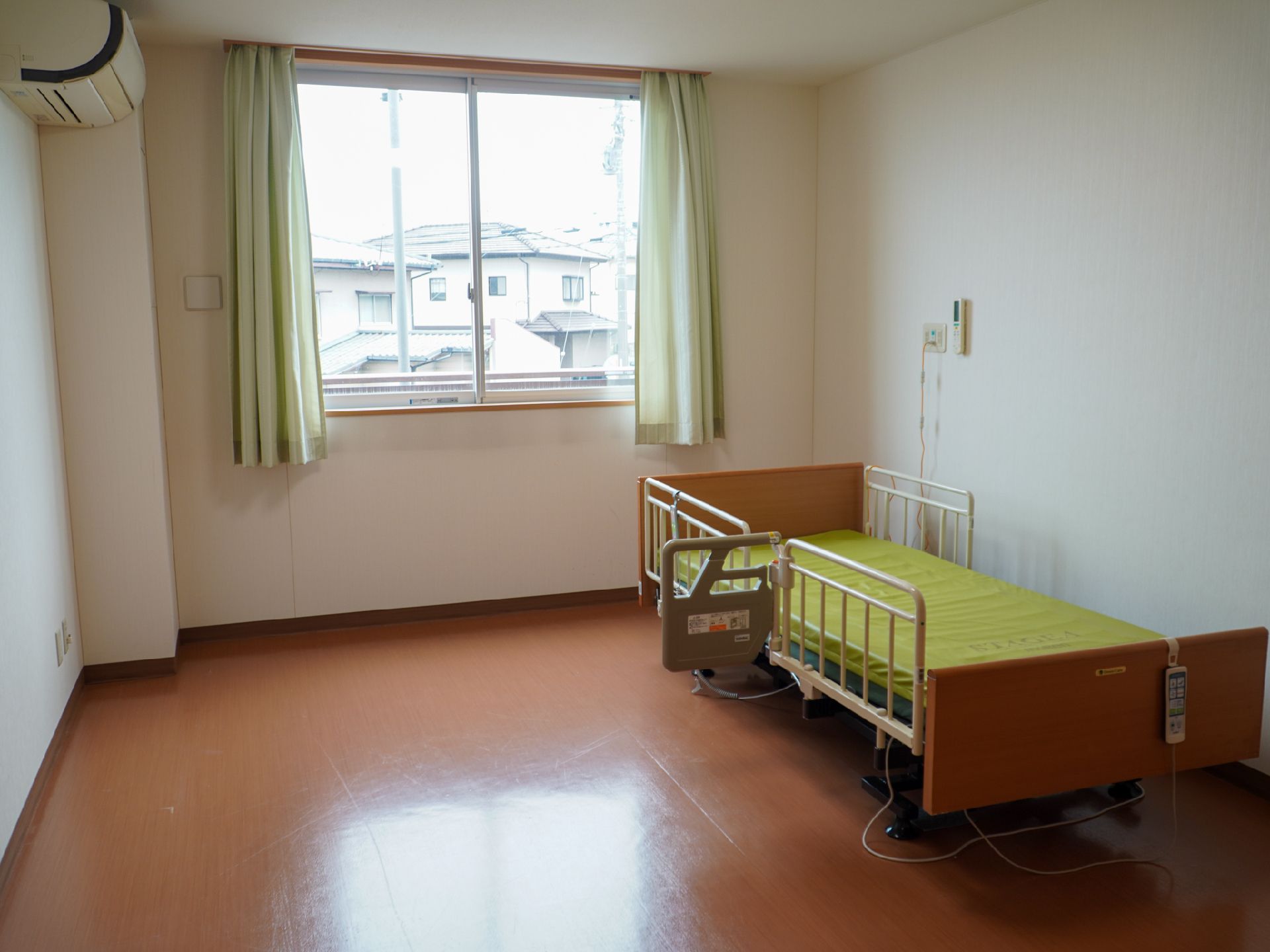 介護ベッドが設置されている居室