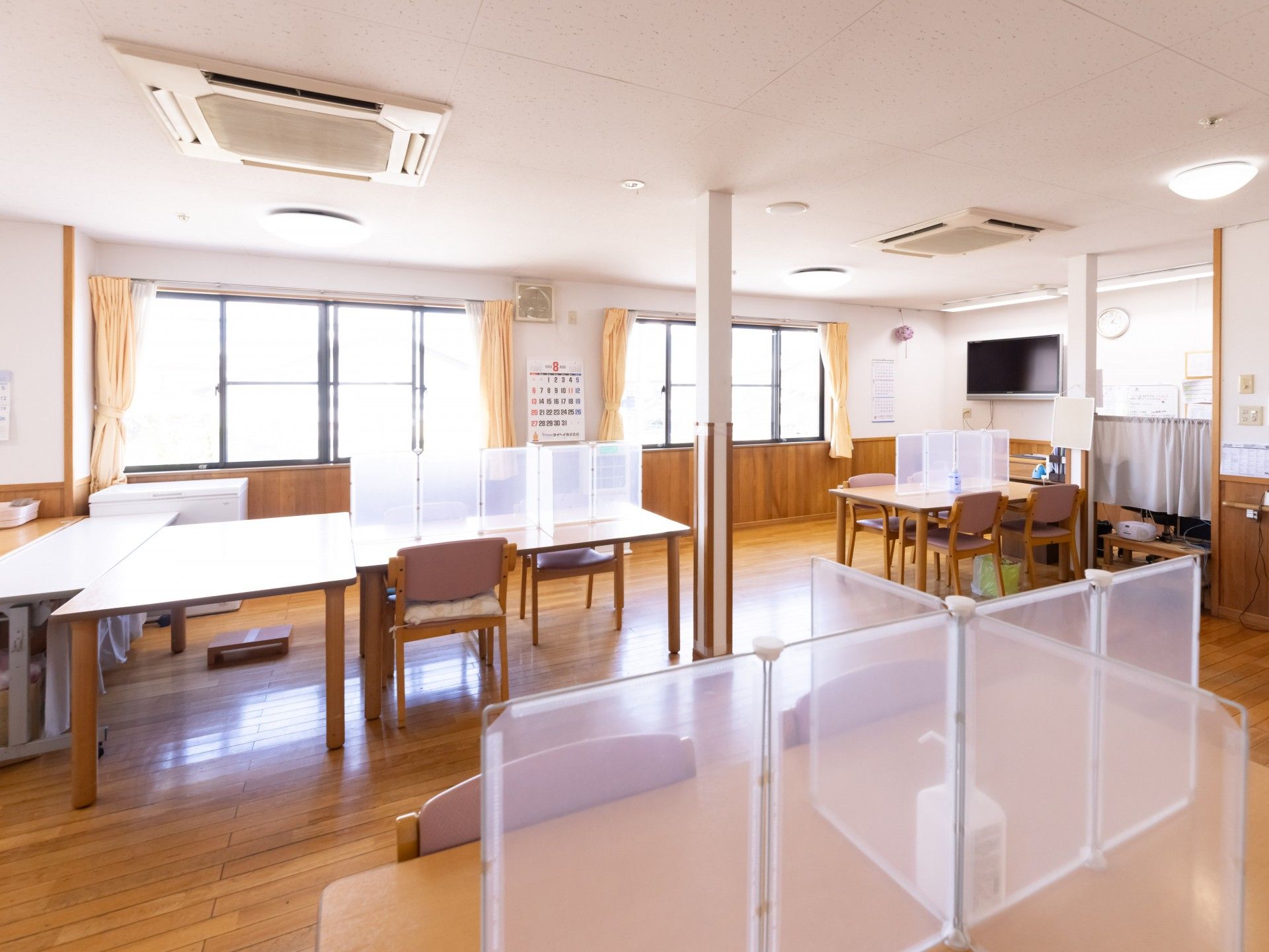 日当たりの良い明るい共有スペース