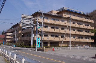 ゆったりとした建物の外観