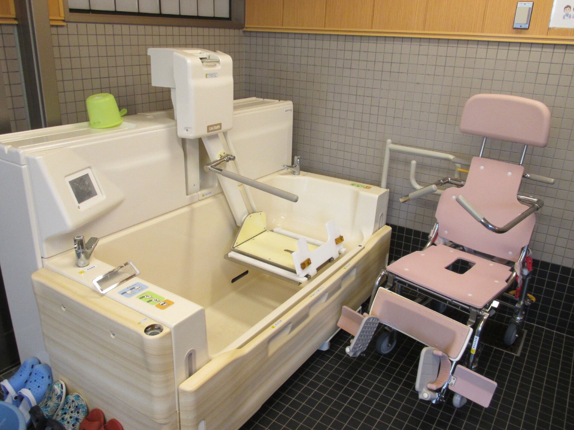 白が基調尾機械浴