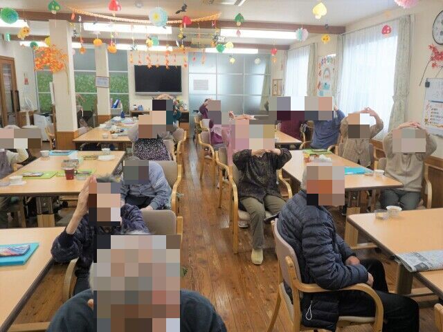 DKエルダーシステム（DAM）を使用した軽体操や口腔体操に取り組み、利用者様のペースで健康維持・向上を目指しております。