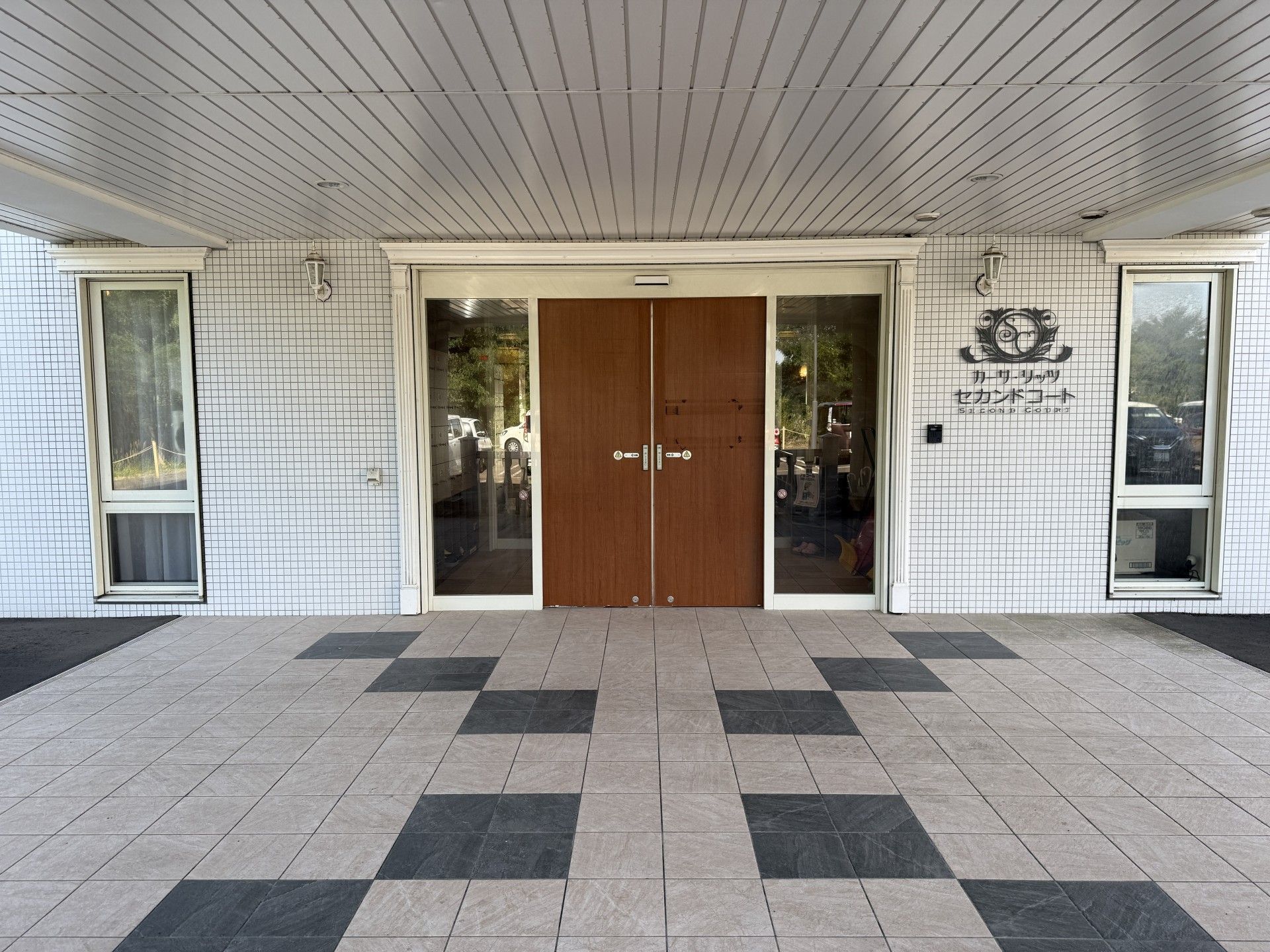 エントランスの外観