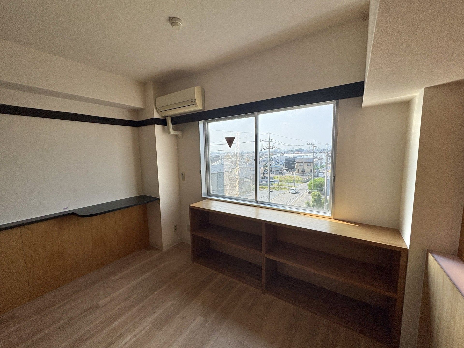 大きな窓のある部屋