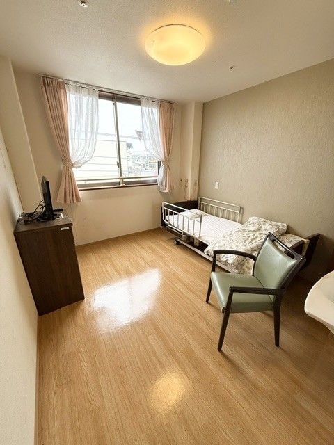 明るい個室の一角