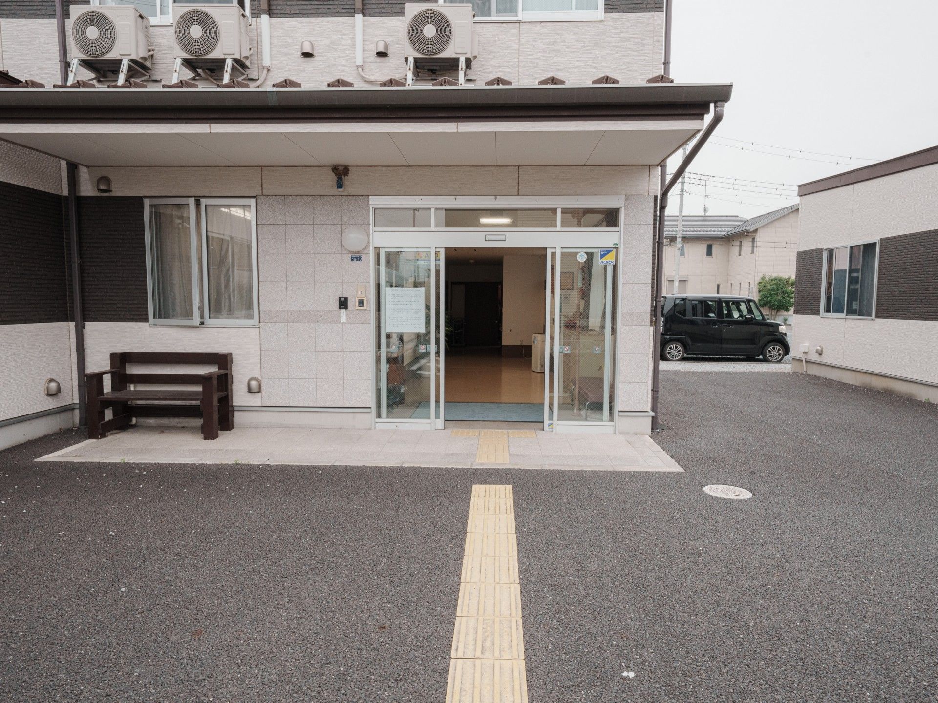 エントランスの外観