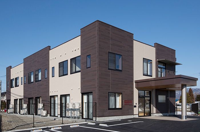 モダンな外観の建物