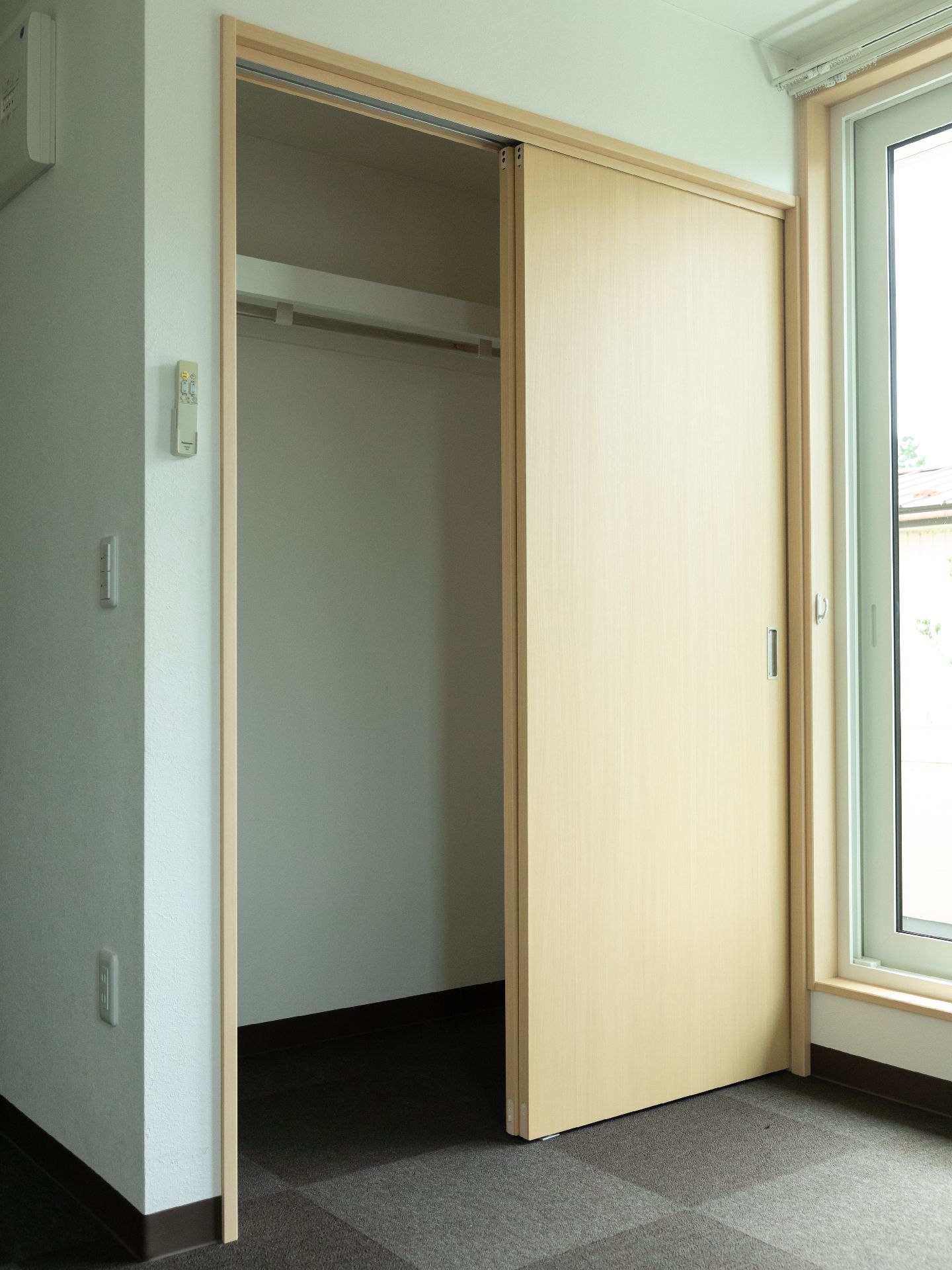 お洋服やお持ち物を保管できるクローゼット