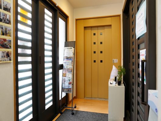 施設玄関