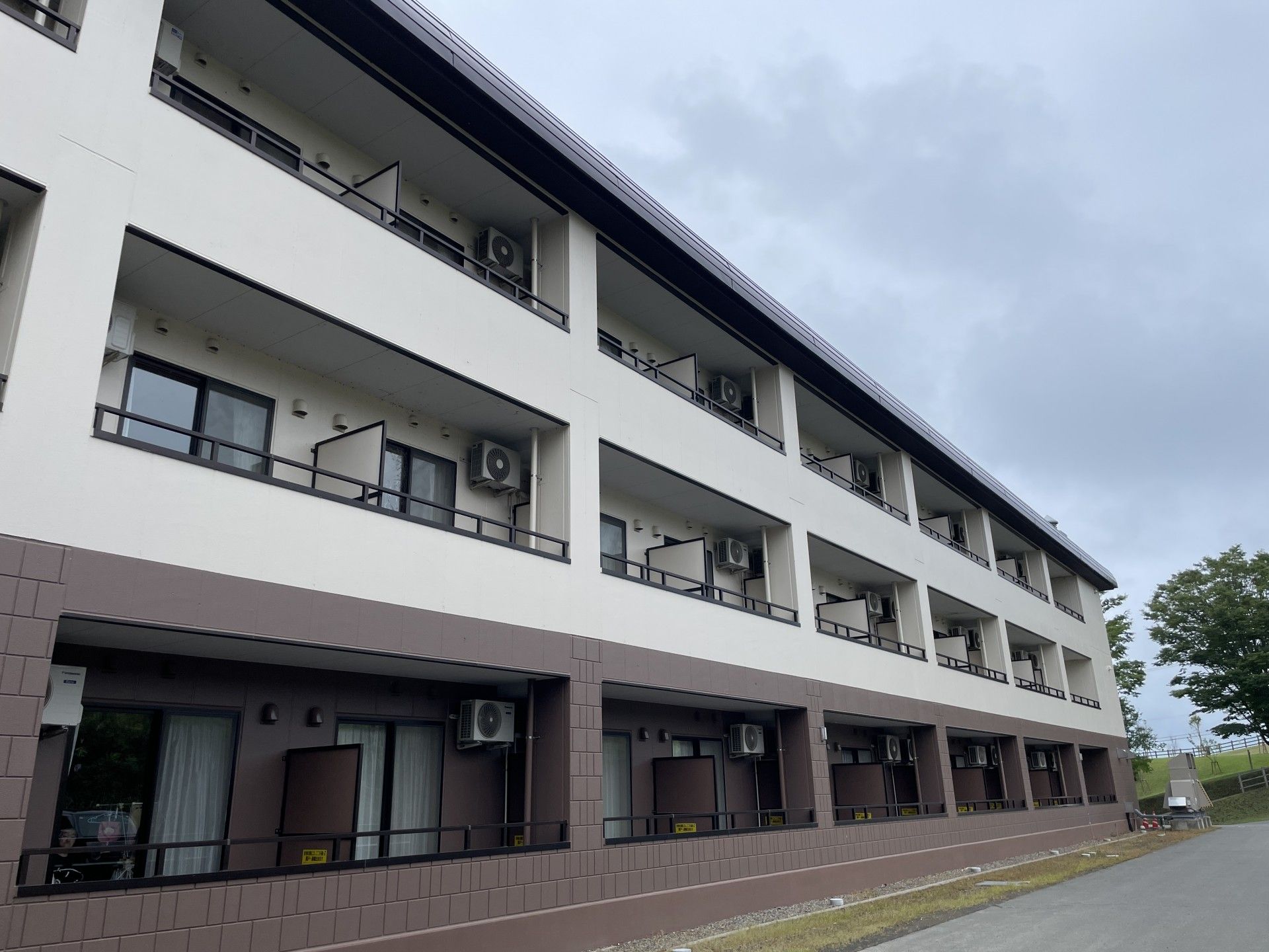 多階層の建物外観