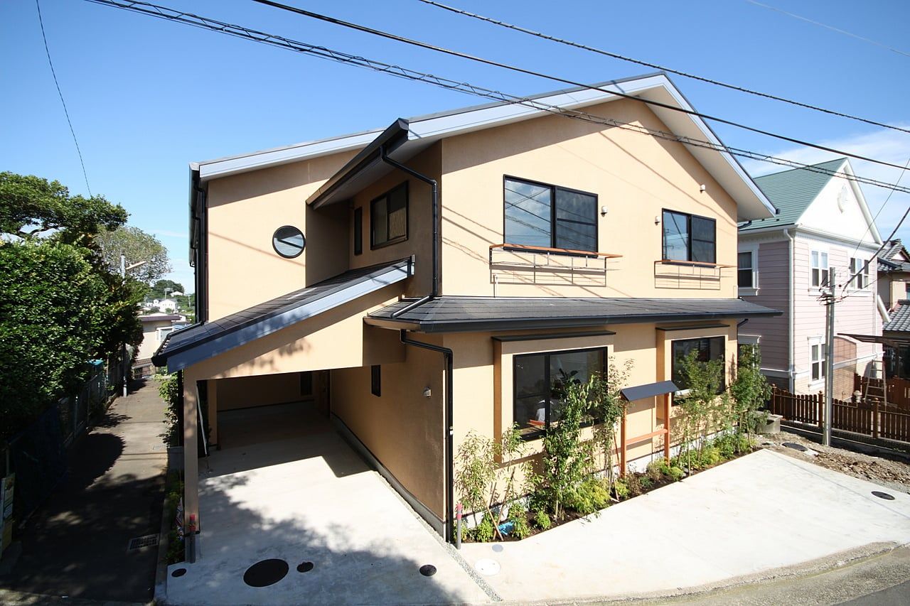 日当たりの良い建物外観