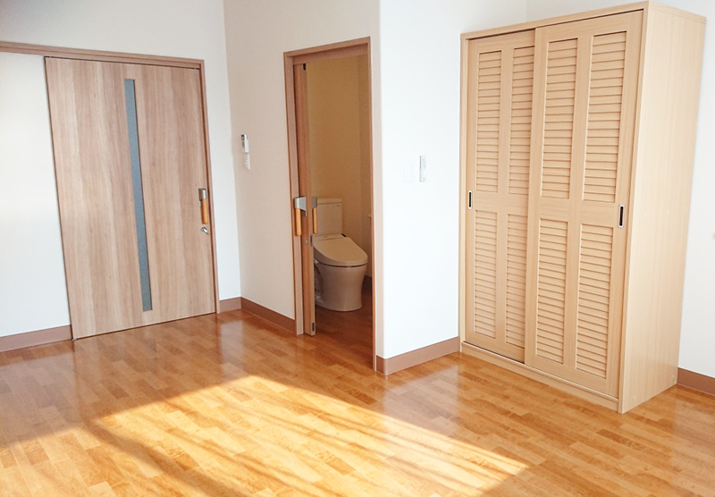 部屋にトイレとクローゼット