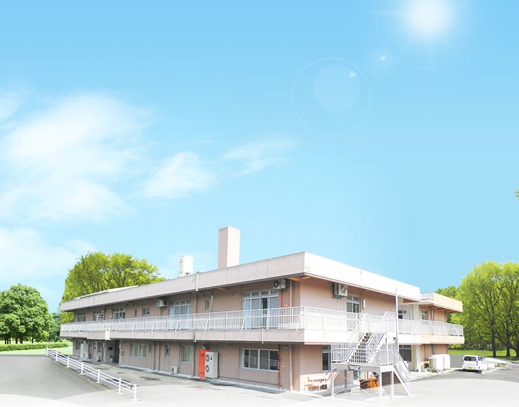 明るい外観の建物