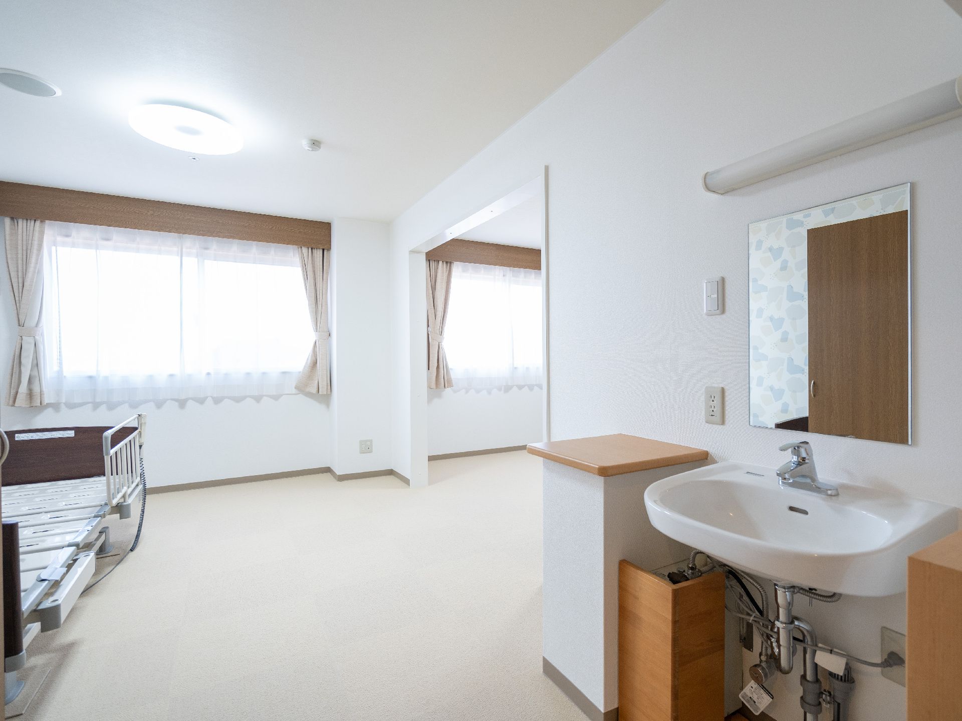 ベッドが設置された居室