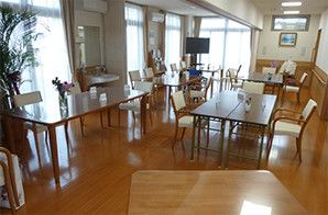 居心地の良い明るい食堂