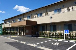快適な外観の施設エントランス