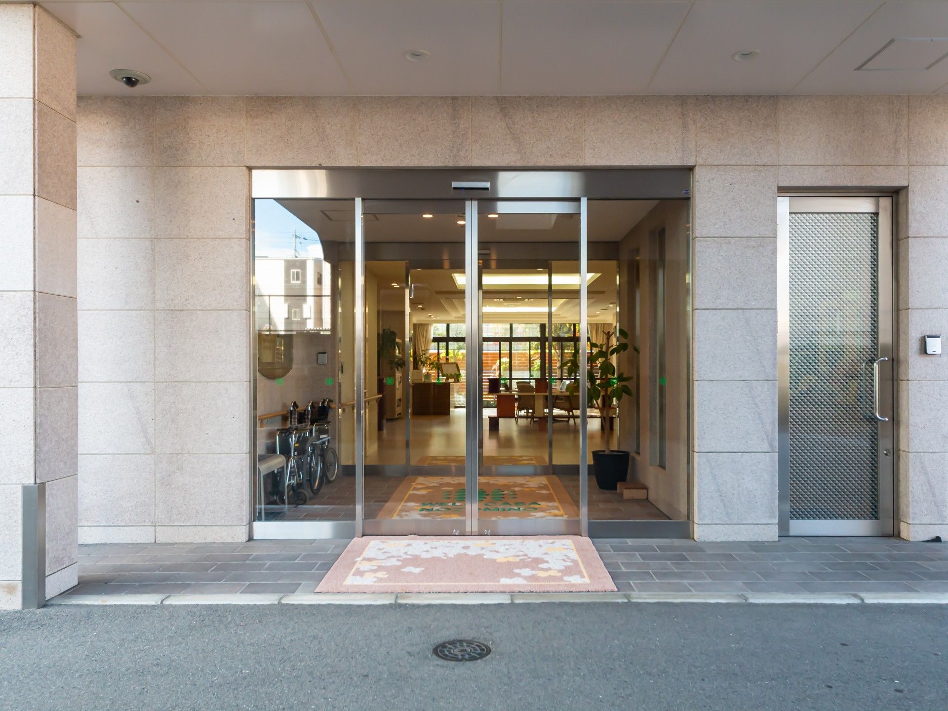 広いエントランス