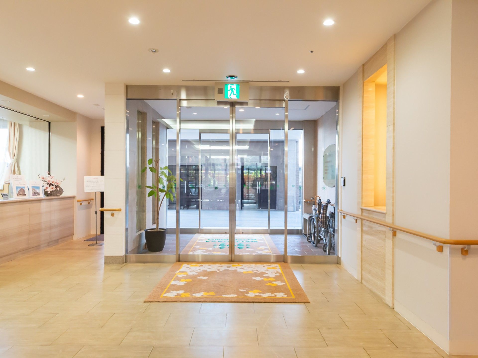 広いエントランス