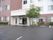 入口が広い建物正面