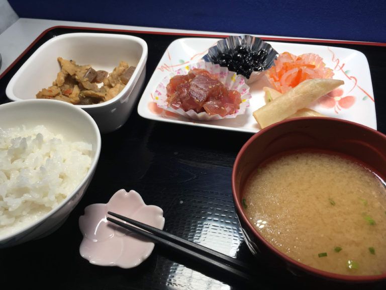 栄養バランスに配慮したお食事