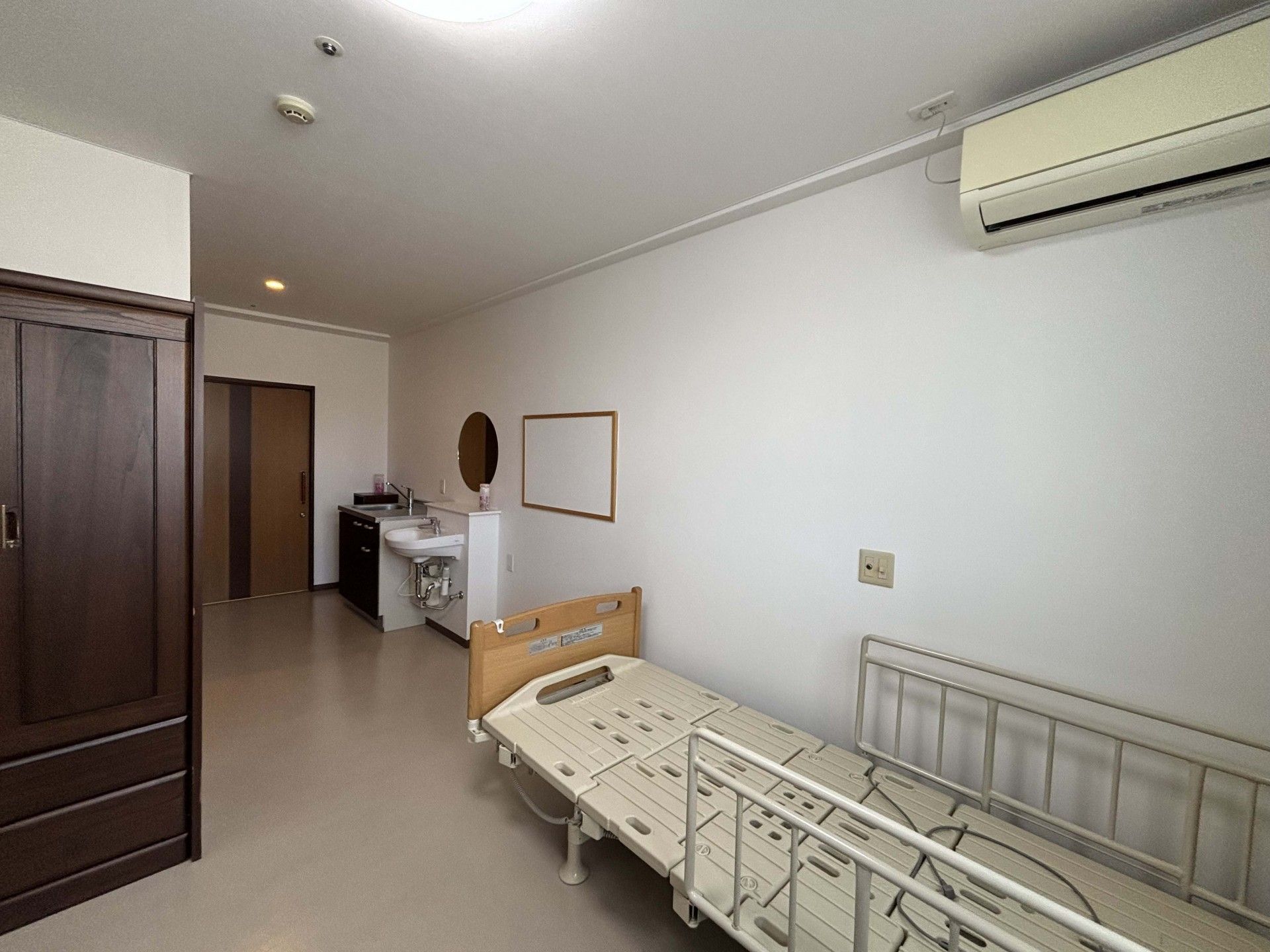 落ち着いた雰囲気の居室