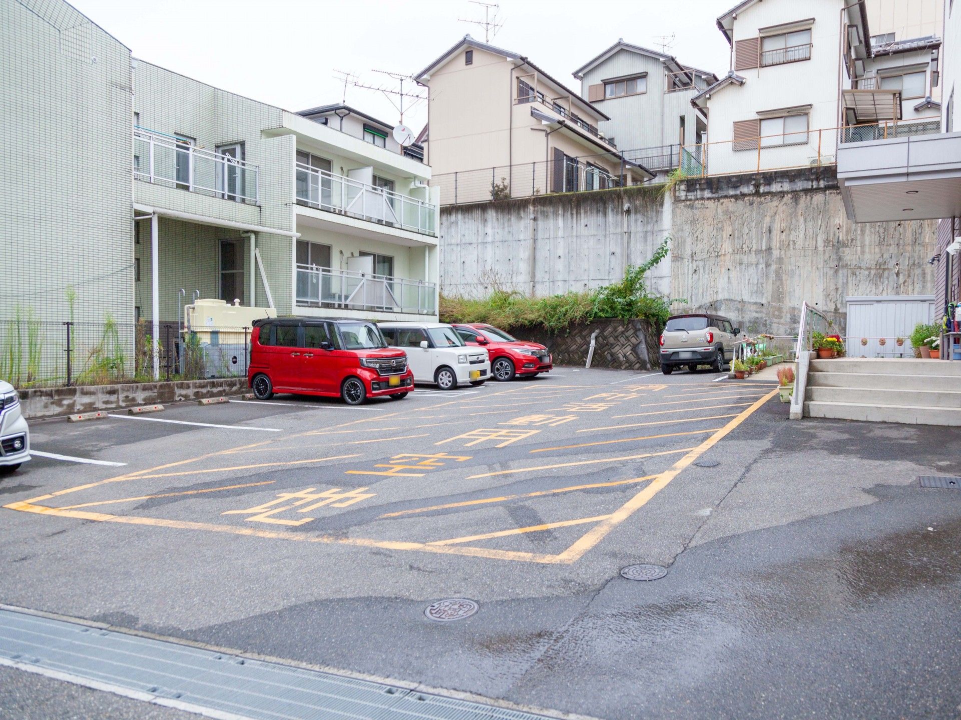 周りには住宅が並ぶエリア