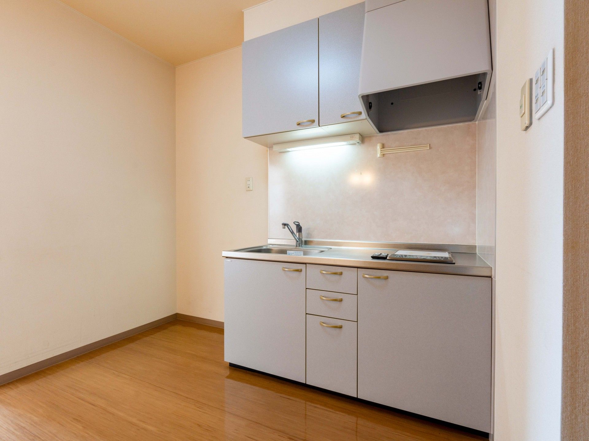 シンプルなキッチン