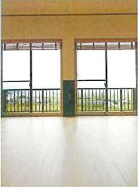 大きな窓のある部屋
