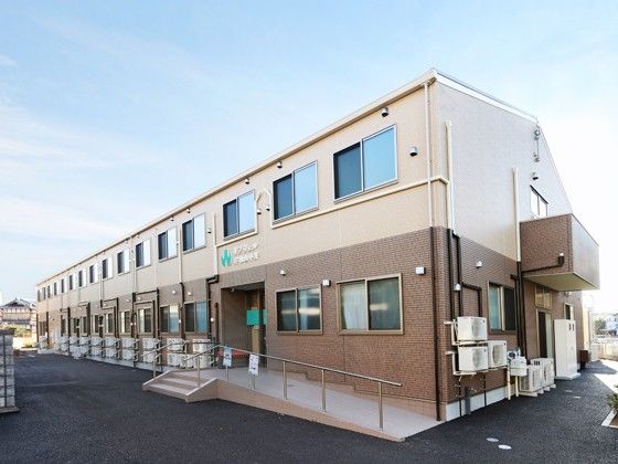 広い建物の外観