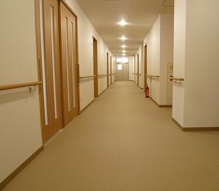安全な手すり付き廊下