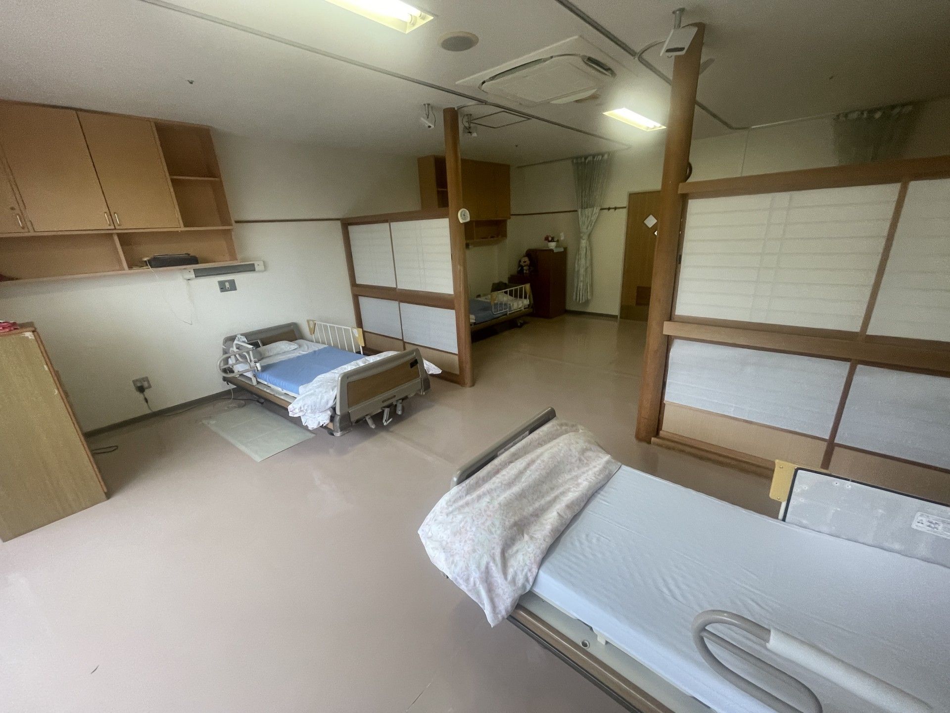 落ち着いた雰囲気の居室