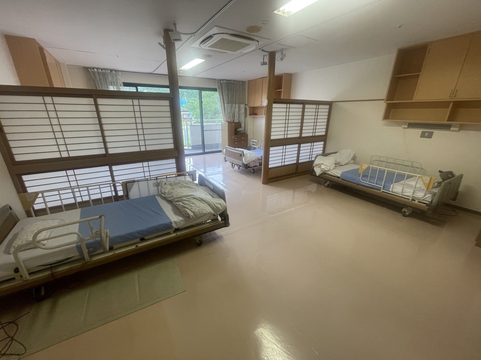 落ち着いた雰囲気の居室