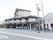 落ち着いた外観の建物