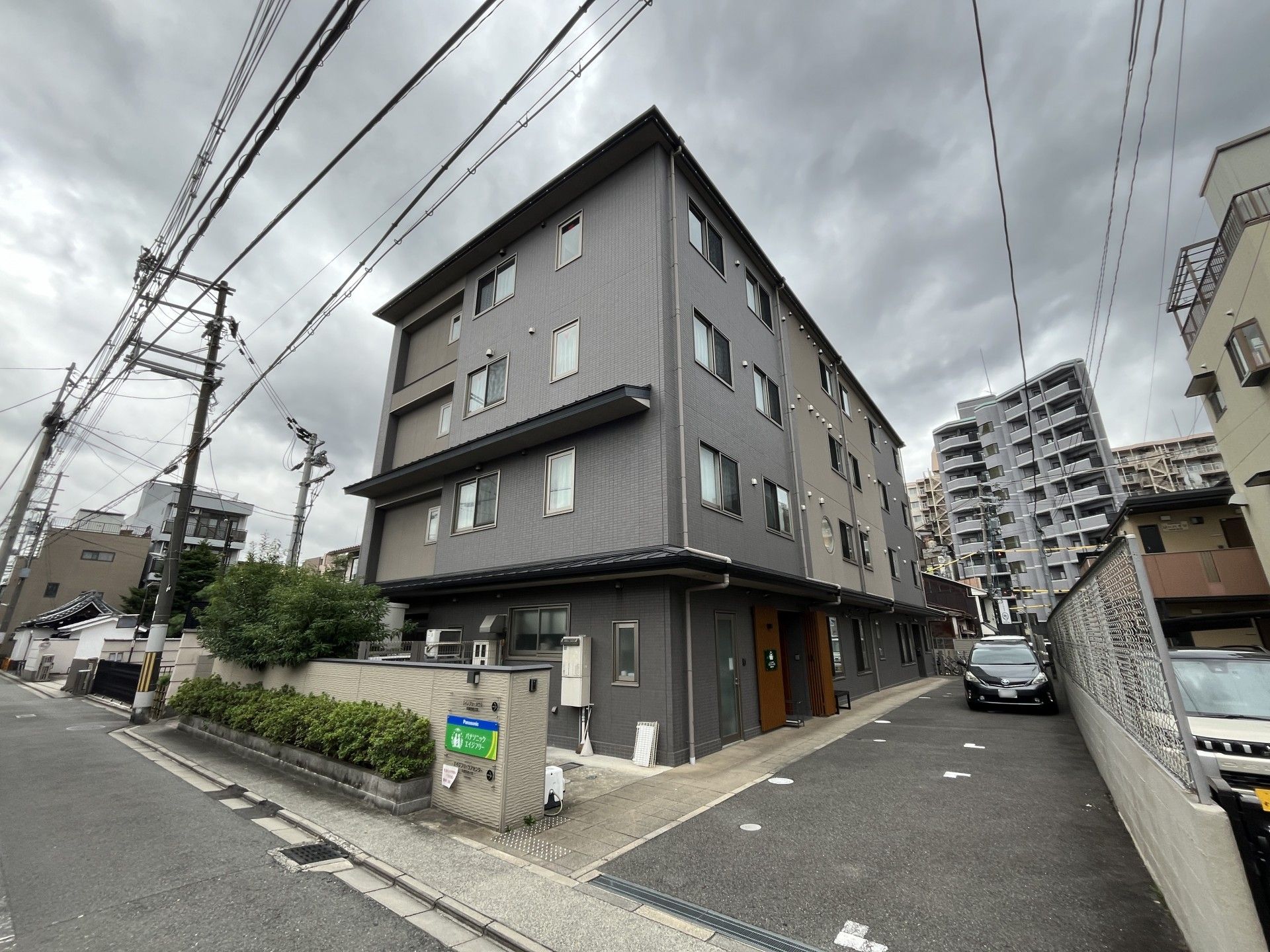 多世代向けの居住施設外観