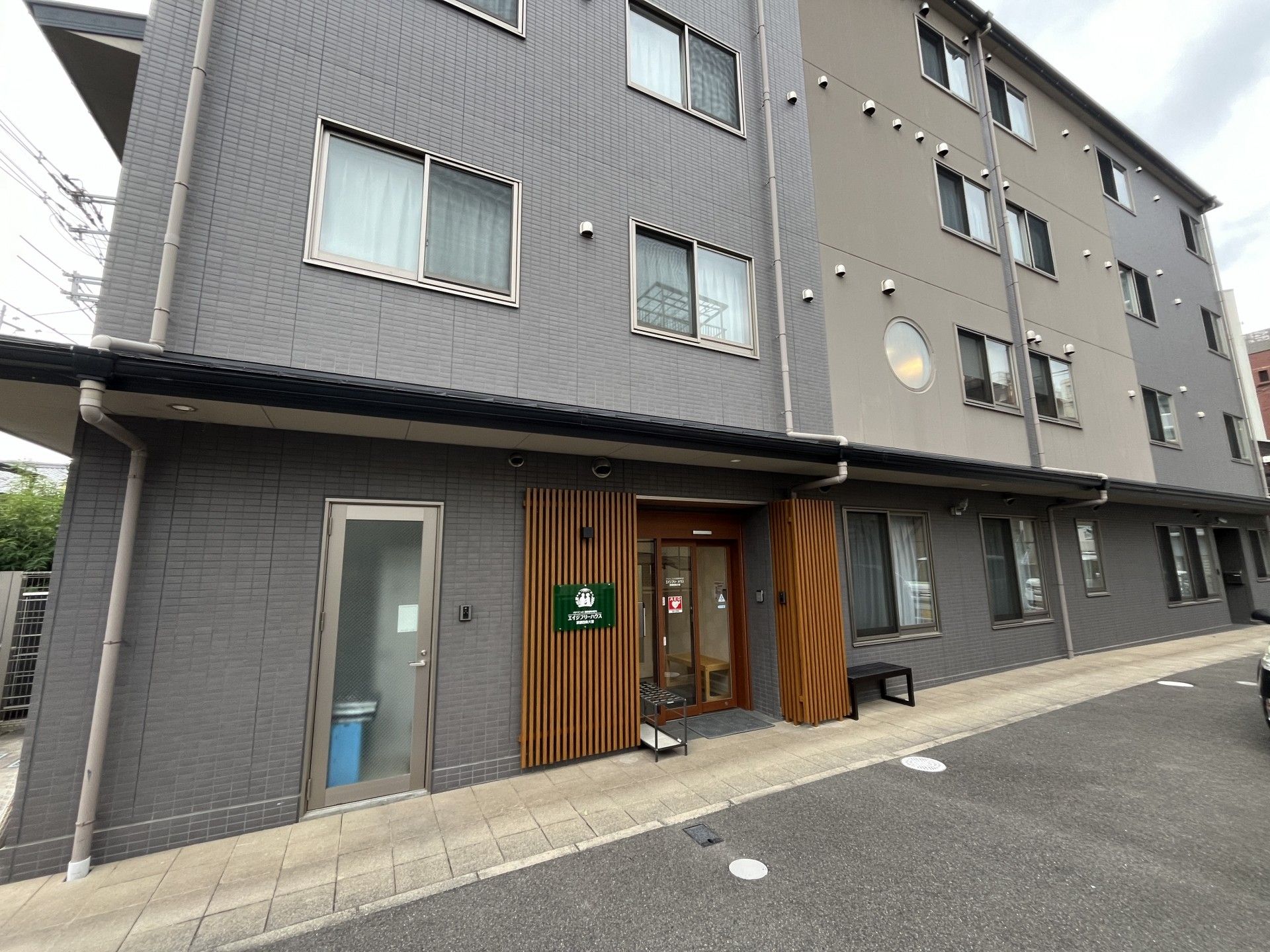 快適なエントランスの施設