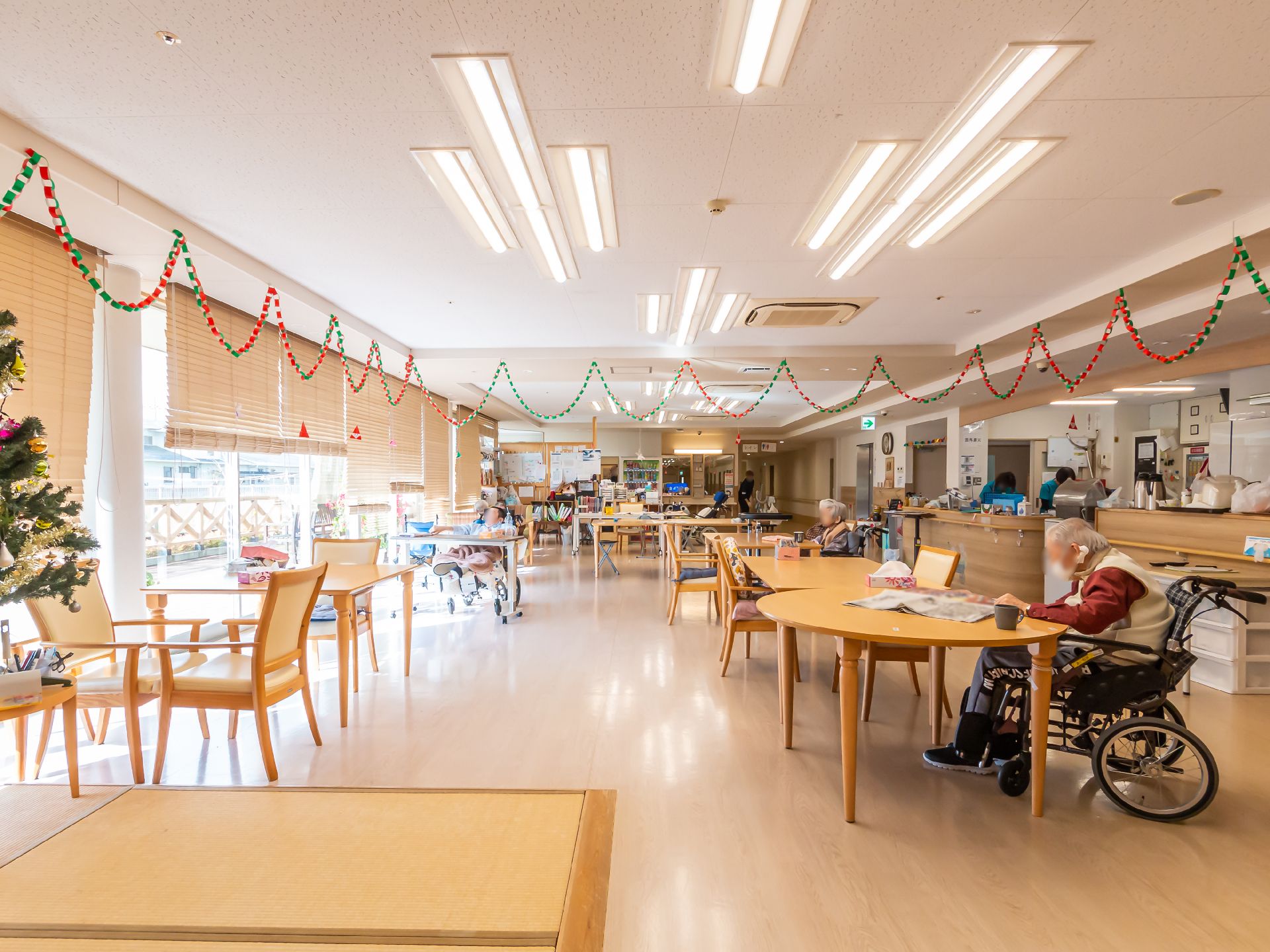 ご注意ください 業務用（6客席)カラオケ椅子・家庭用食堂椅子・休憩