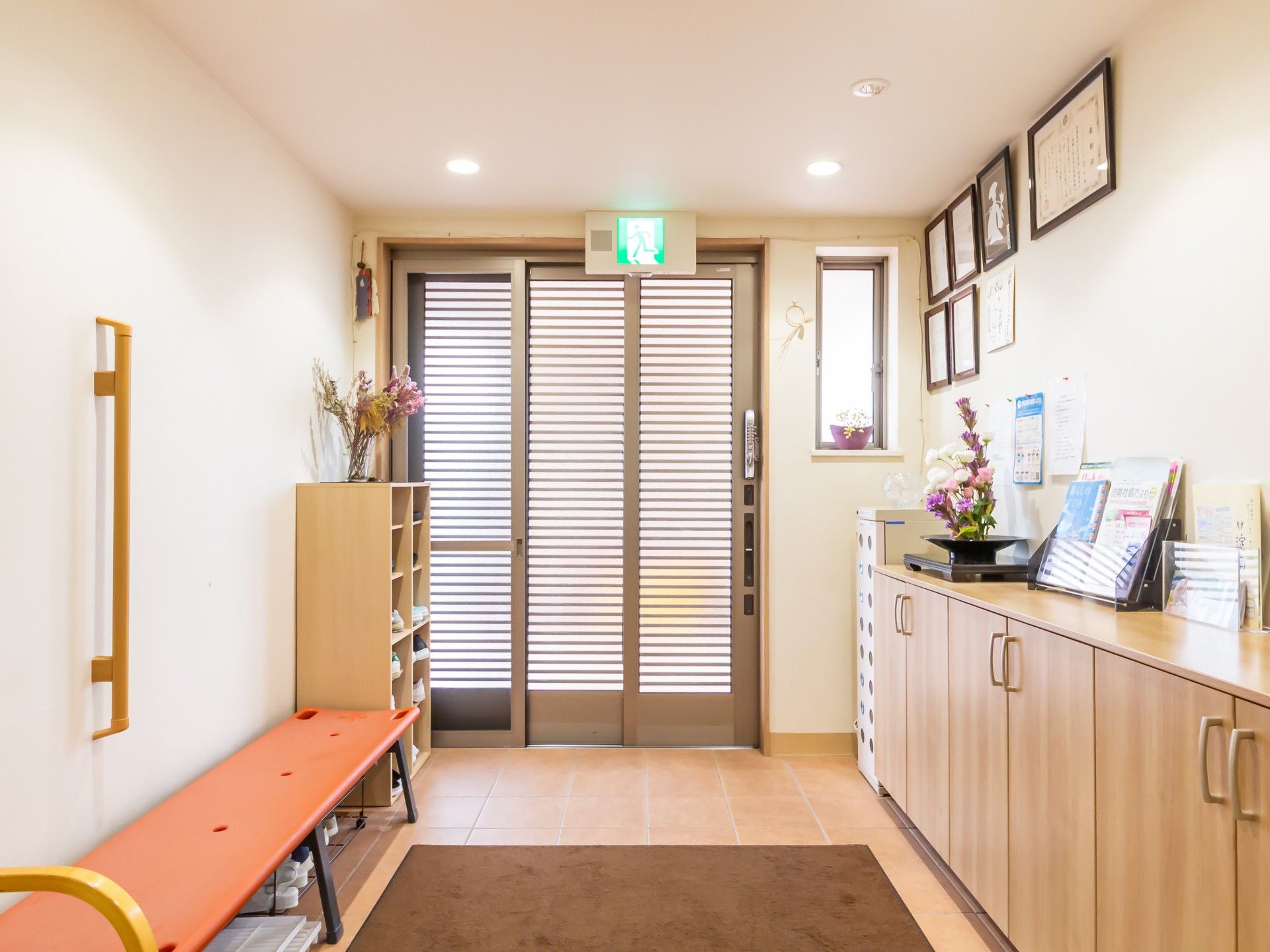 明るい玄関ホール