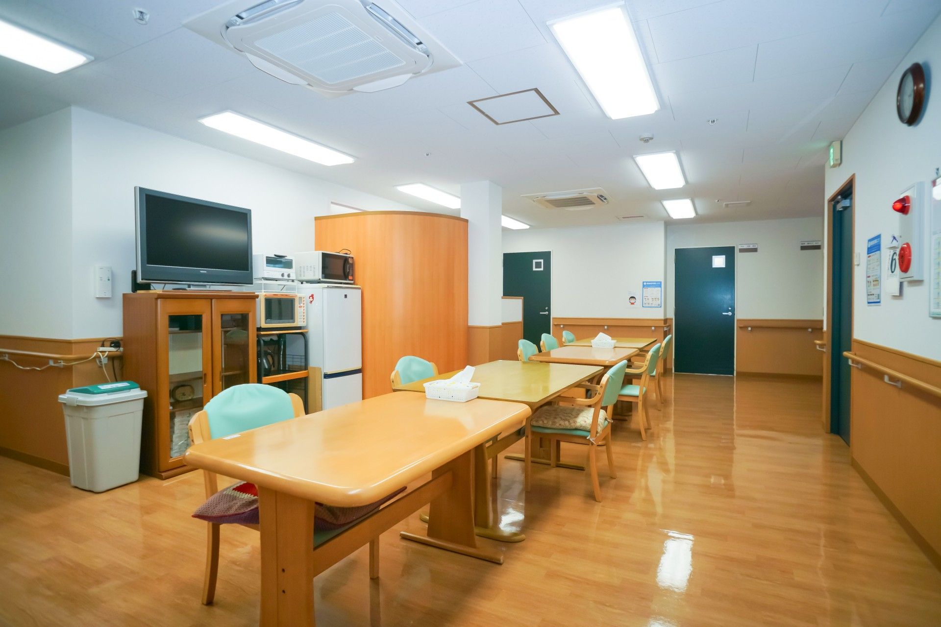 快適な共有ダイニングルーム