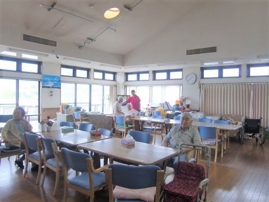 ダイニングテーブル