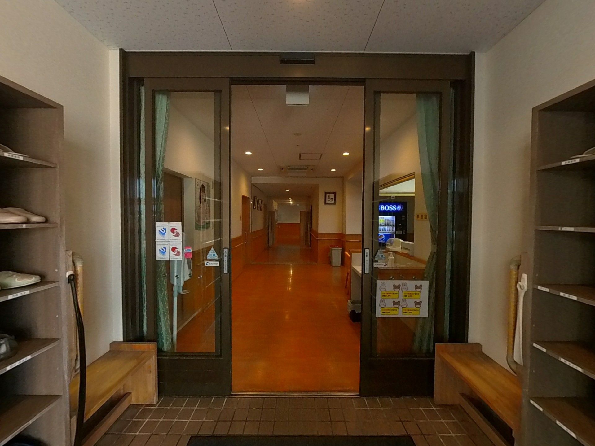 自動ドアのある玄関