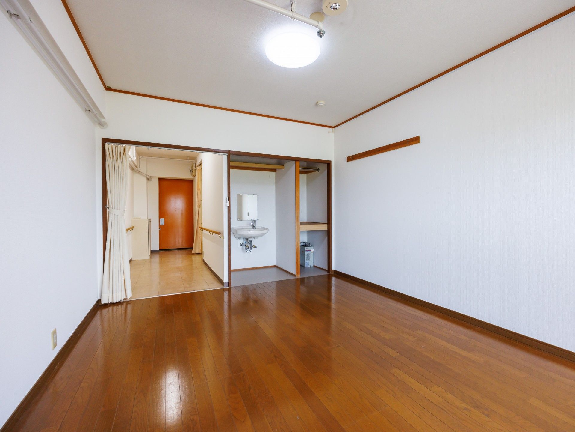 広い個室の居室