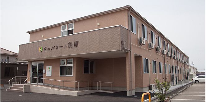広々とした明るい外観