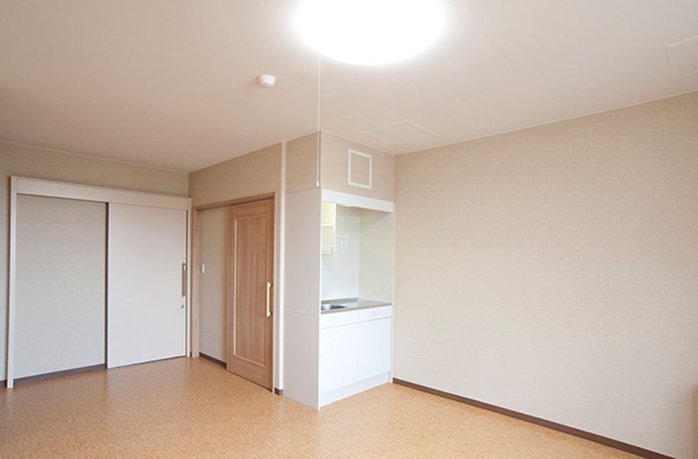 明るい居室の一角
