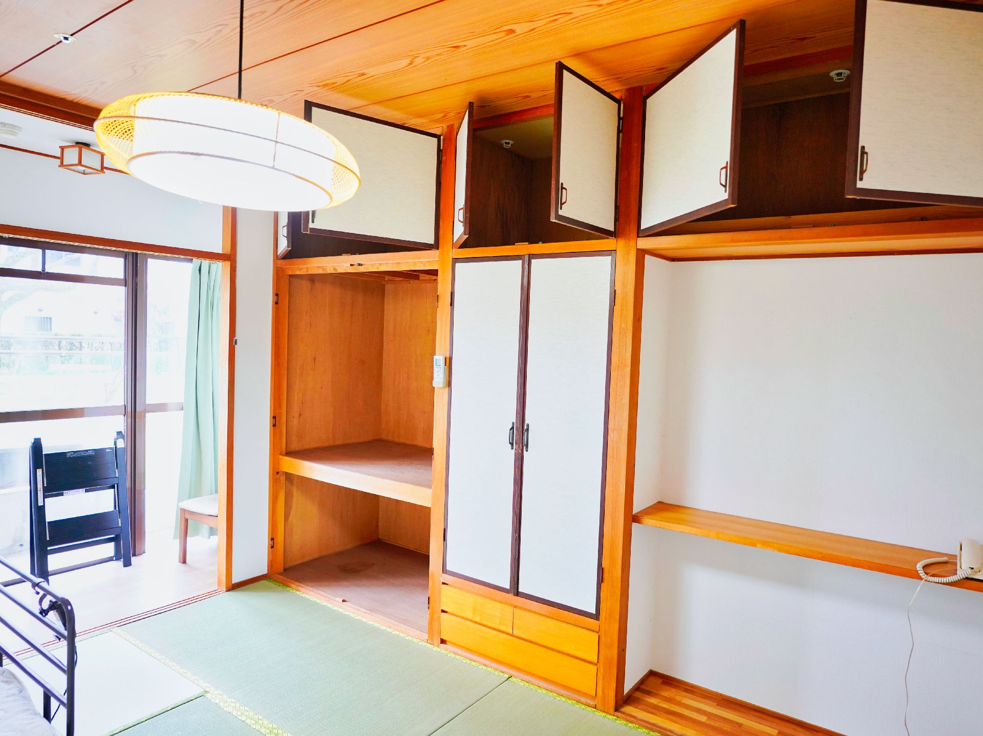 居室に設置された、衣服などを収納するクローゼット