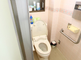 介護施設の明るいトイレ空間